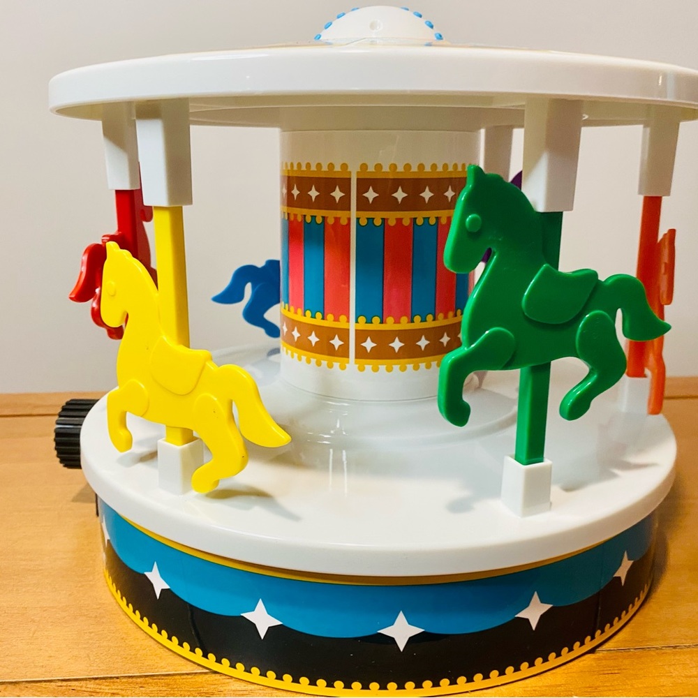 Merry-Go-Round Sprinkler, Multi-Color - Picture 9 of 9